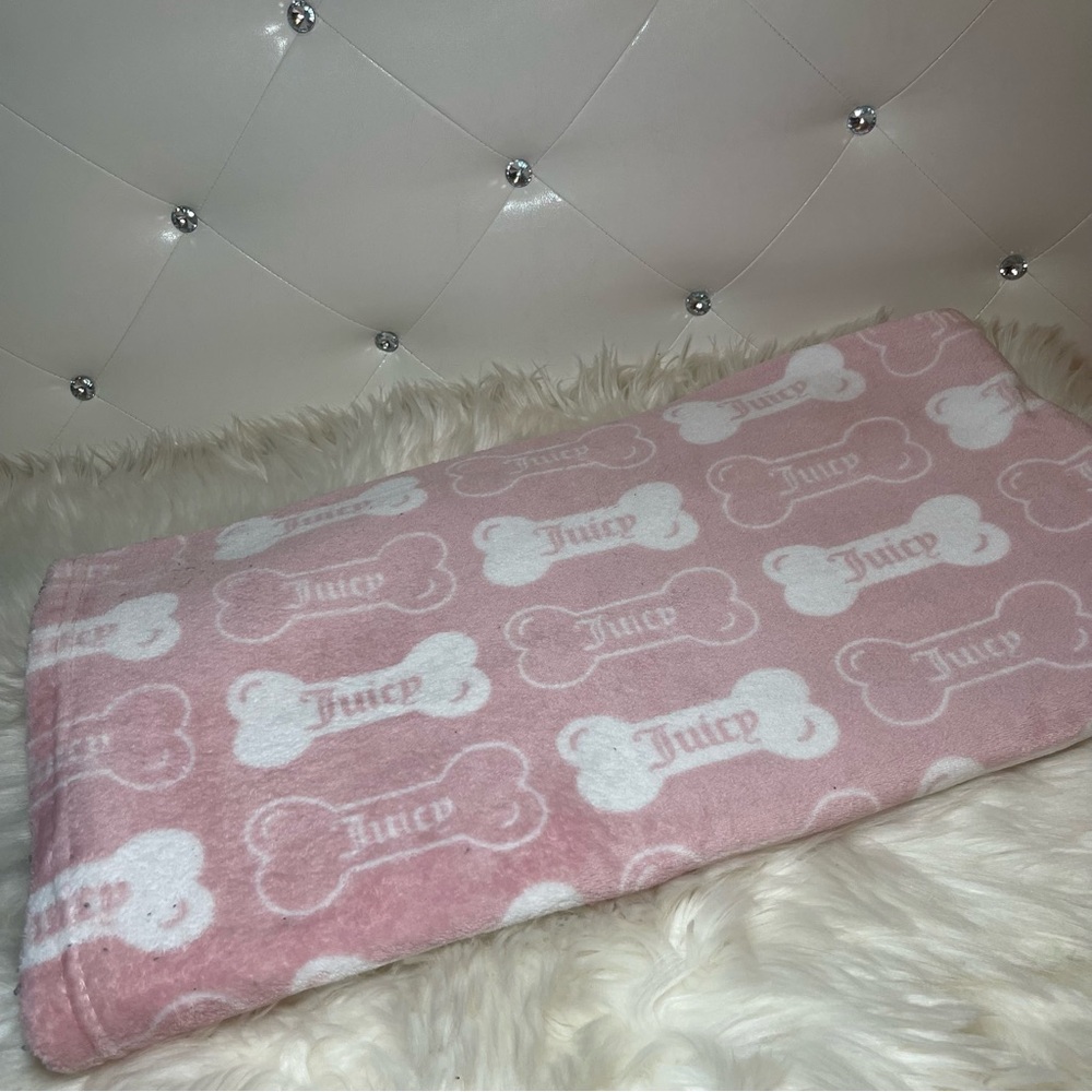 Juicy couture dog blanket